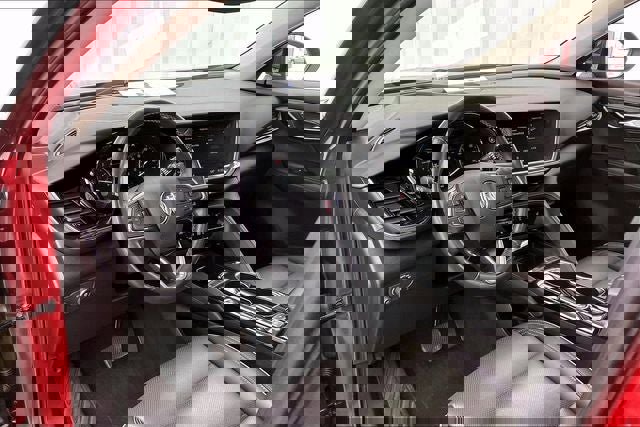 Used 2022 Buick Envision Essence w/ Safety Package image 17