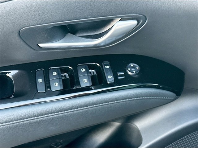 Used 2024 Hyundai Tucson Limited image 17