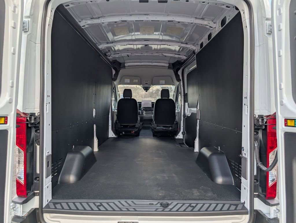 New 2026 Ford Transit 250 148 Medium Roof w/ Load Area Protection Package image 19