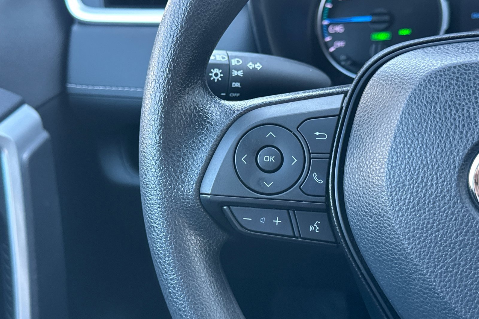 Used 2022 Toyota RAV4 LE image 35