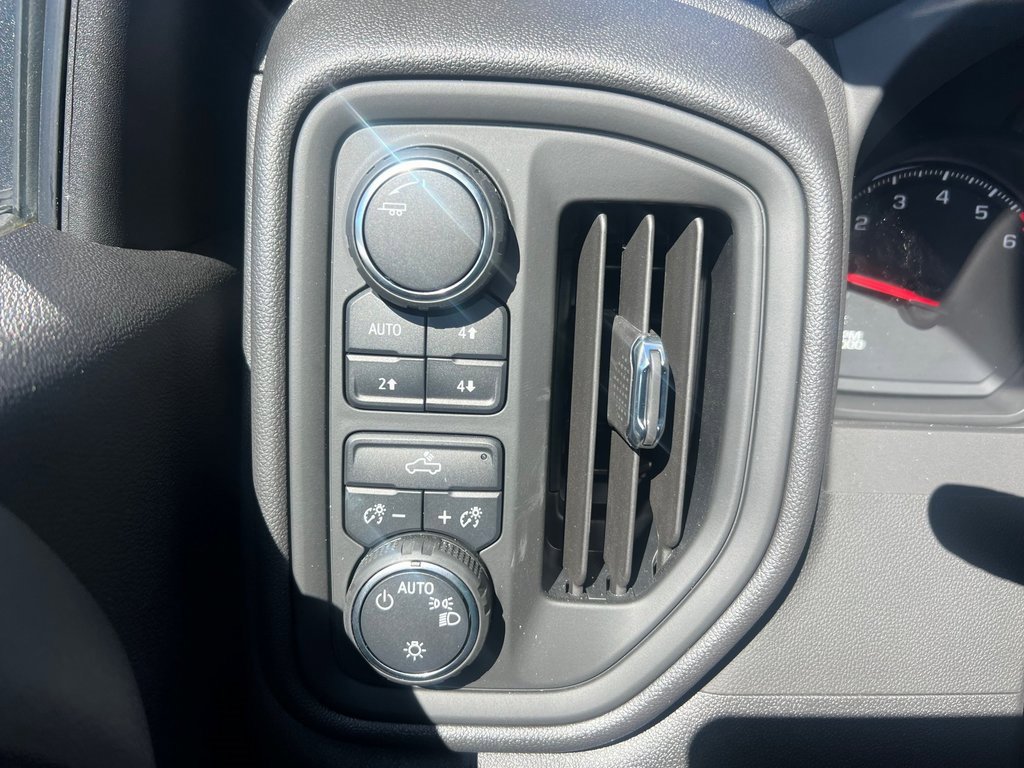 Used 2024 Chevrolet Silverado 1500 W/T w/ Z71 Off-Road Package image 6