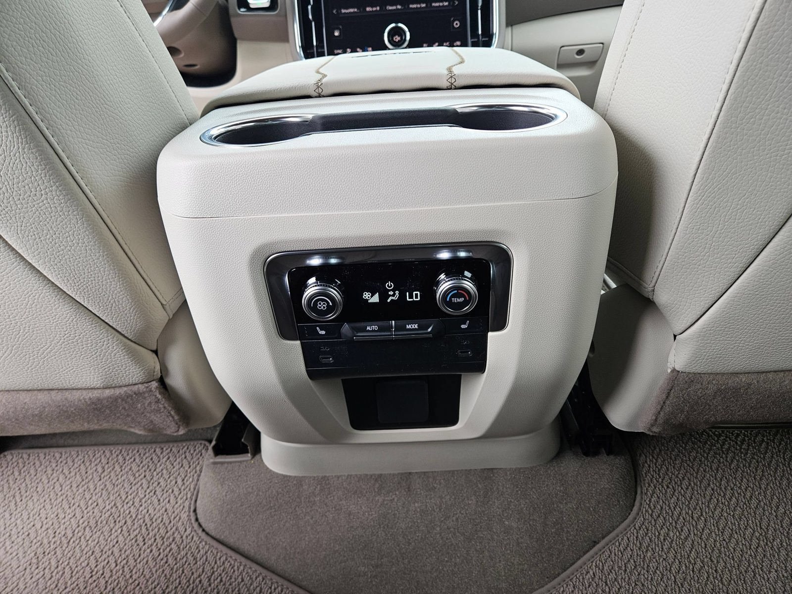 New 2026 GMC Yukon Denali AWD/4WD image 25