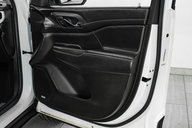 Used 2023 GMC Acadia SLT image 42