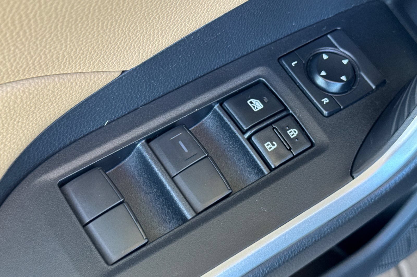 Certified 2022 Toyota RAV4 LE AWD/4WD image 14