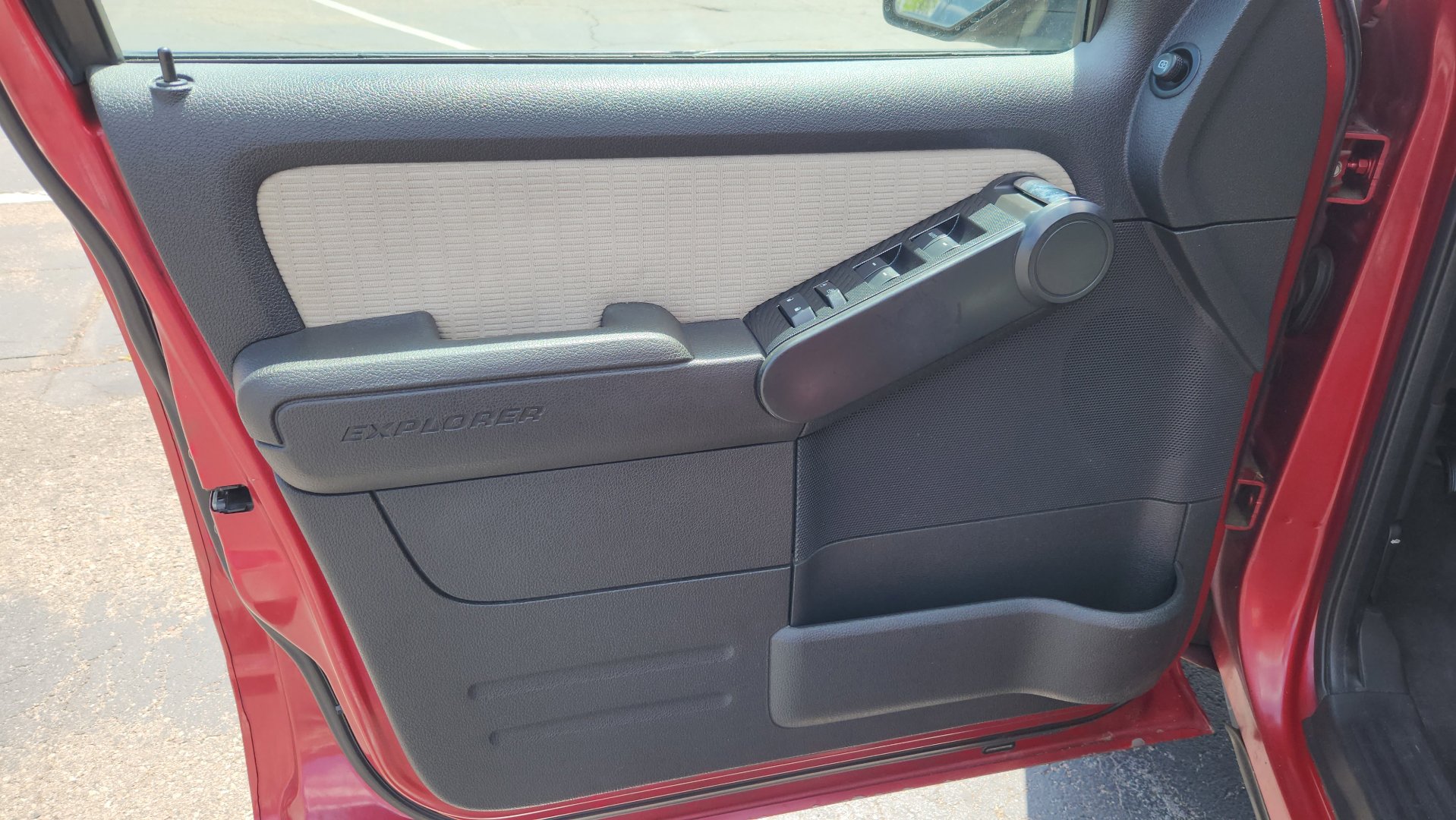 Used 2008 Ford Explorer XLT AWD/4WD image 22