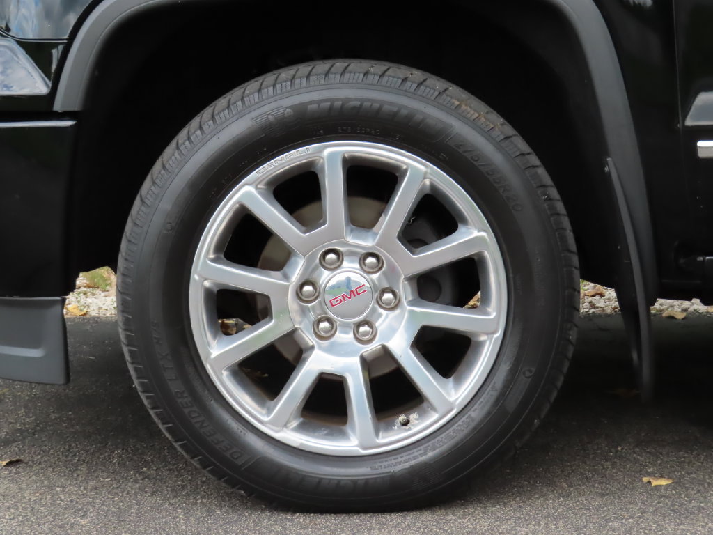 Used 2015 GMC Sierra 1500 Denali w/ Driver Alert Package AWD/4WD image 16