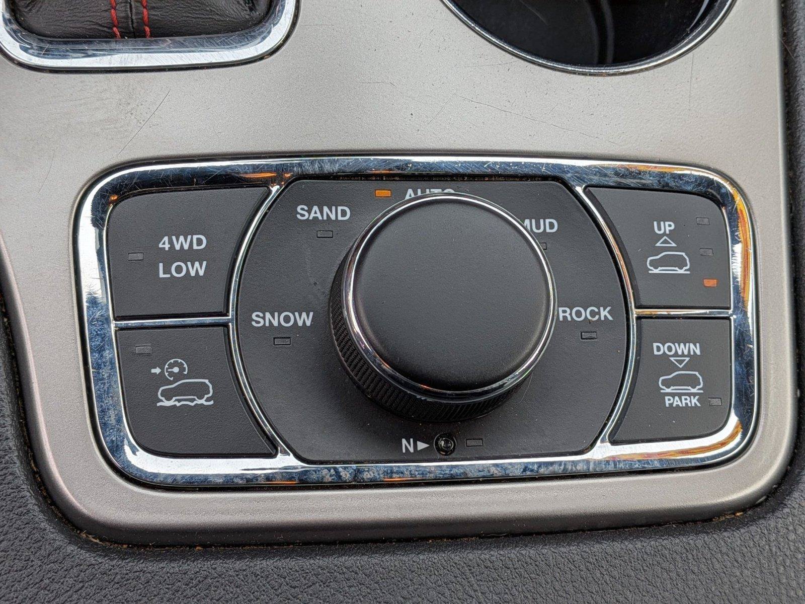 Certified 2021 Jeep Grand Cherokee Trailhawk w/ Trailhawk Luxury Group AWD/4WD image 15