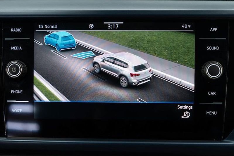 Used 2023 Volkswagen Taos SE image 21