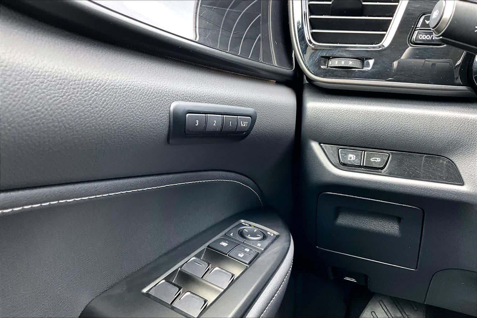 Used 2025 Lexus NX 250 FWD w/ Accessory Package (Z1) image 36