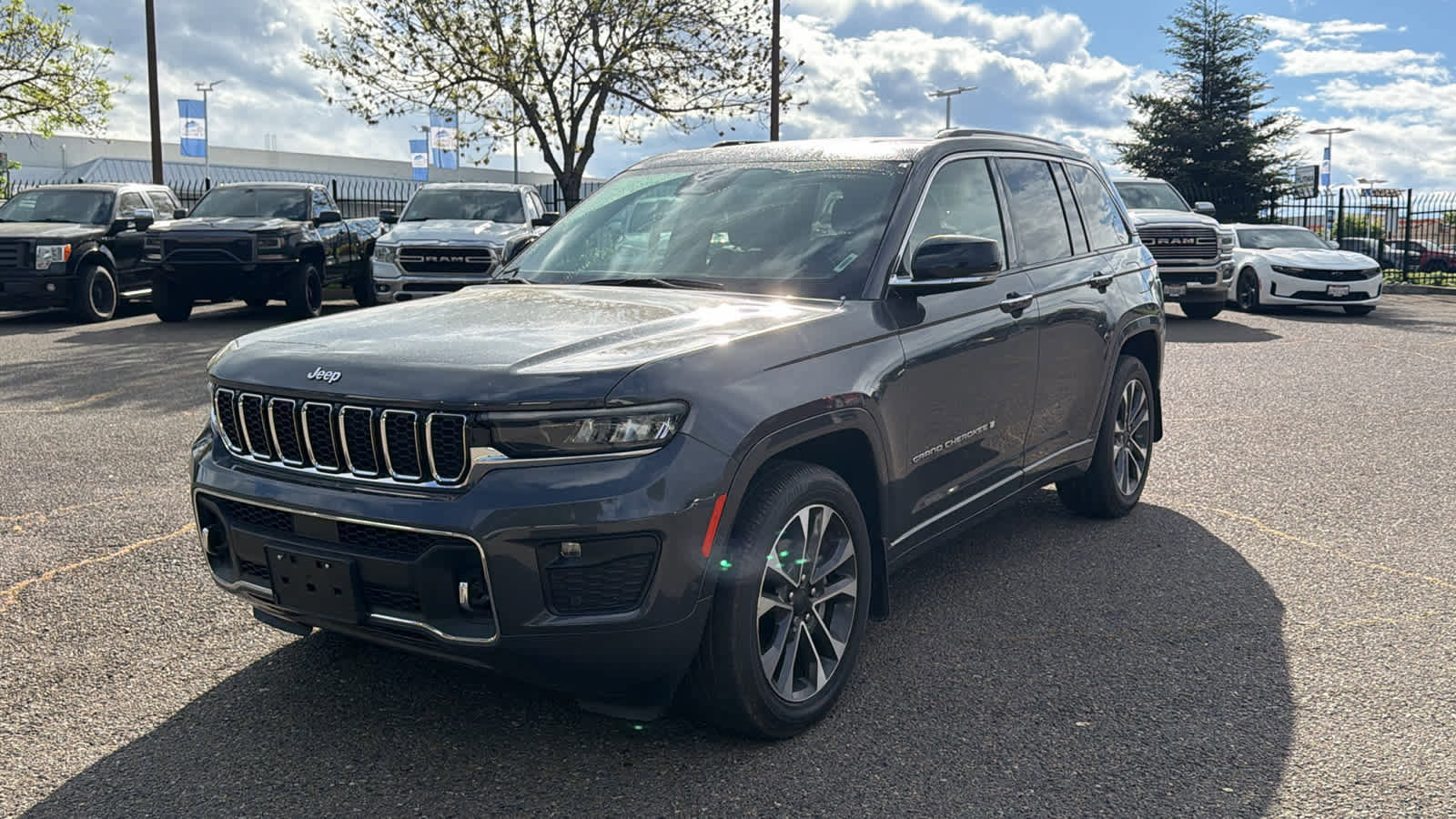 Used 2024 Jeep Grand Cherokee Overland w/ Trailer Tow Package