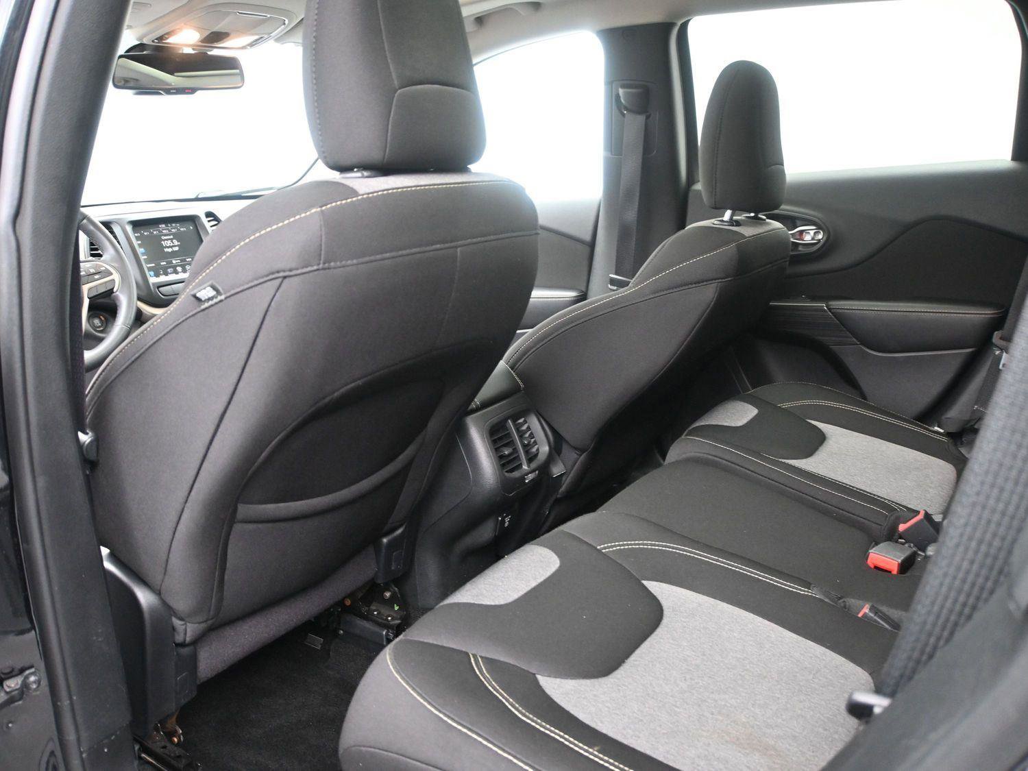 Used 2014 Jeep Cherokee Altitude w/ Comfort/Convenience Group image 10