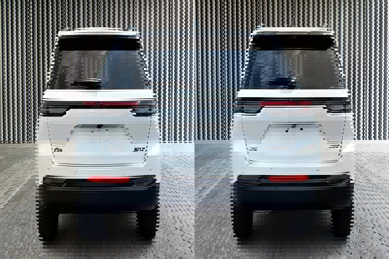 New 2025 Jeep Grand Cherokee Limited w/ Luxury Tech Group II image 4