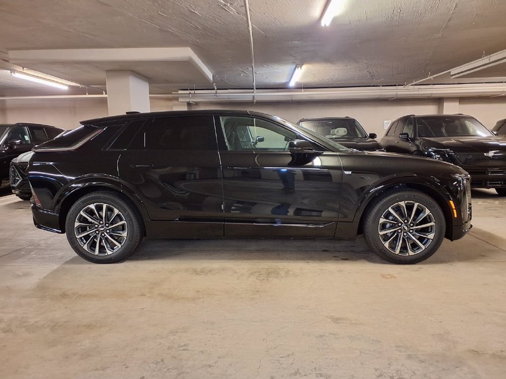 New 2027 Cadillac Lyriq Premium Sport RWD image 4
