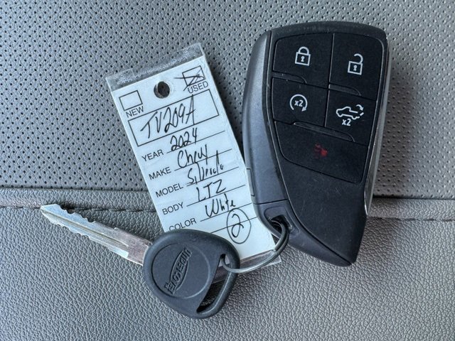 Used 2024 Chevrolet Silverado 1500 LTZ image 33