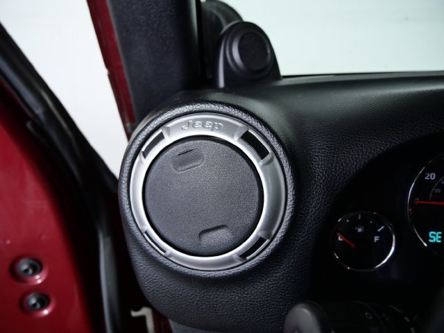 Used 2011 Jeep Wrangler Unlimited Sahara AWD/4WD image 24