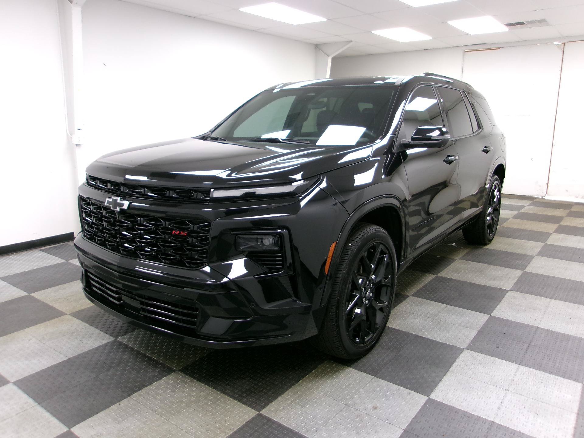 Used 2024 Chevrolet Traverse RS