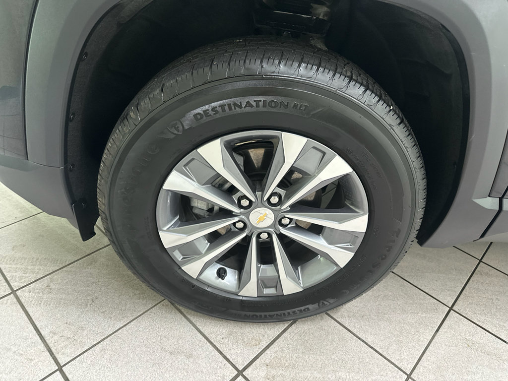 Used 2026 Chevrolet Equinox LT FWD image 16