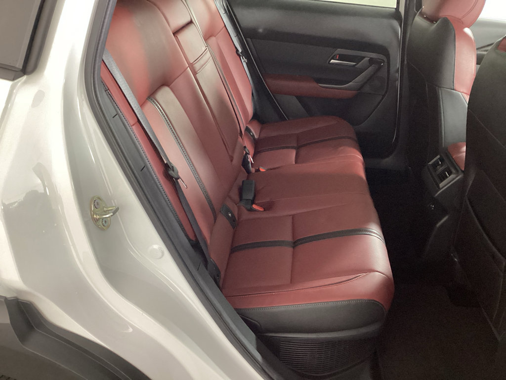 Used 2025 MAZDA CX-50 AWD 2.5 Hybrid w/ Premium Pkg image 10
