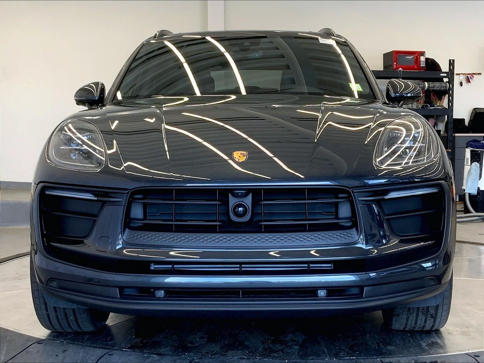Certified 2026 Porsche Macan AWD/4WD image 9