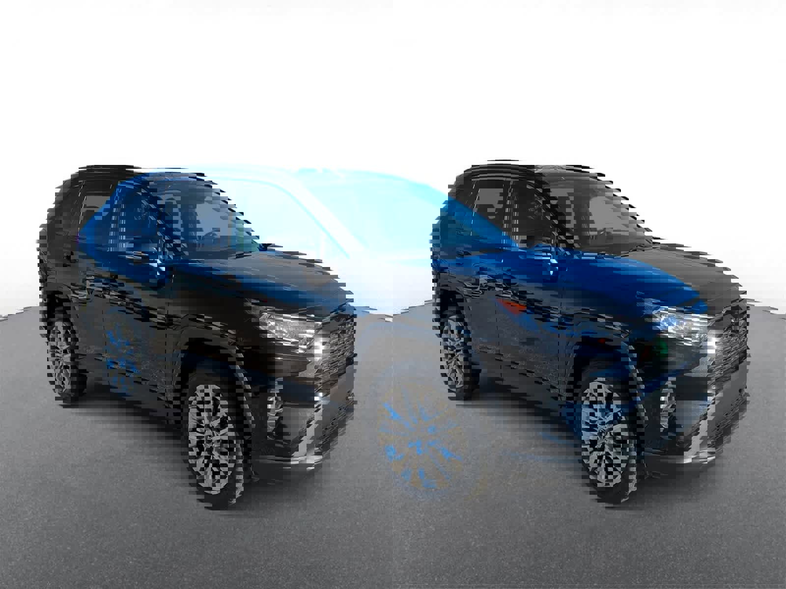 Used 2019 Toyota RAV4 XLE Premium image 2