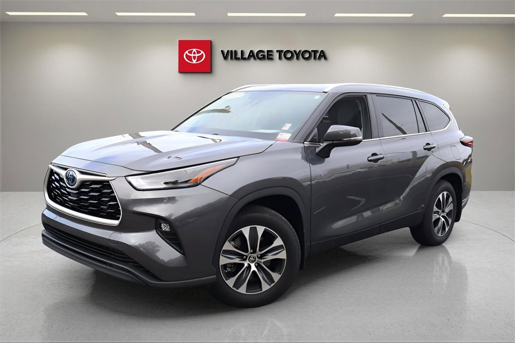 Certified 2024 Toyota Highlander XLE