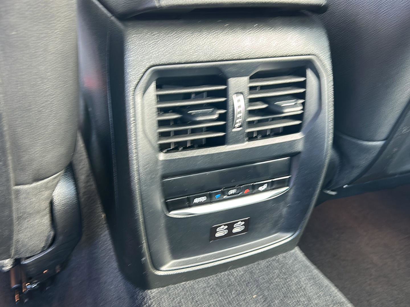 Used 2024 BMW 330e xDrive image 27