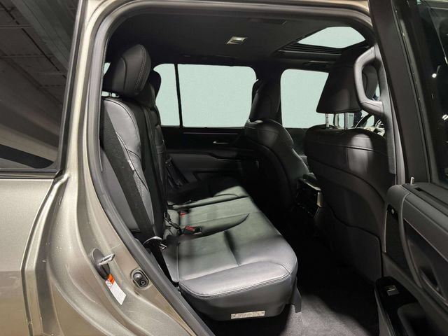Used 2024 Lexus LX 600 4WD w/ Appearance Package image 31
