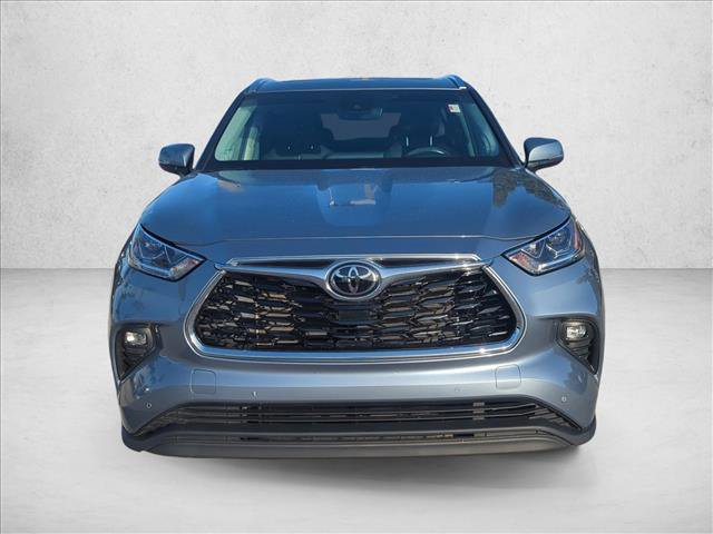 Used 2021 Toyota Highlander Limited video 2