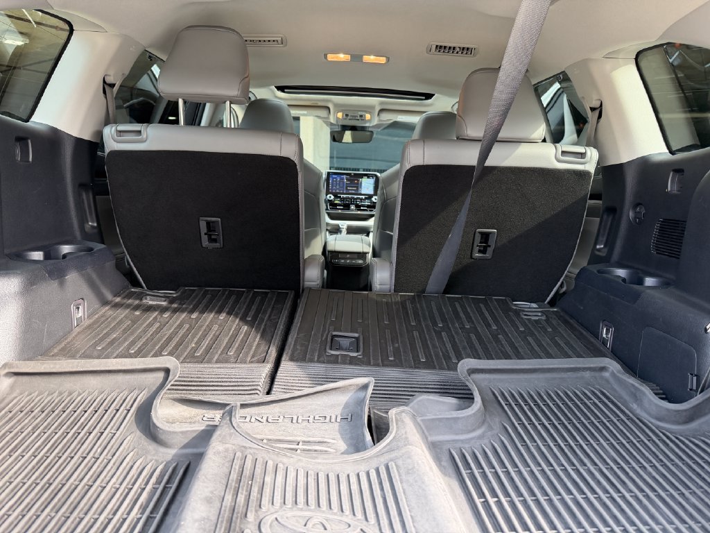 Used 2022 Toyota Highlander Limited AWD/4WD image 28
