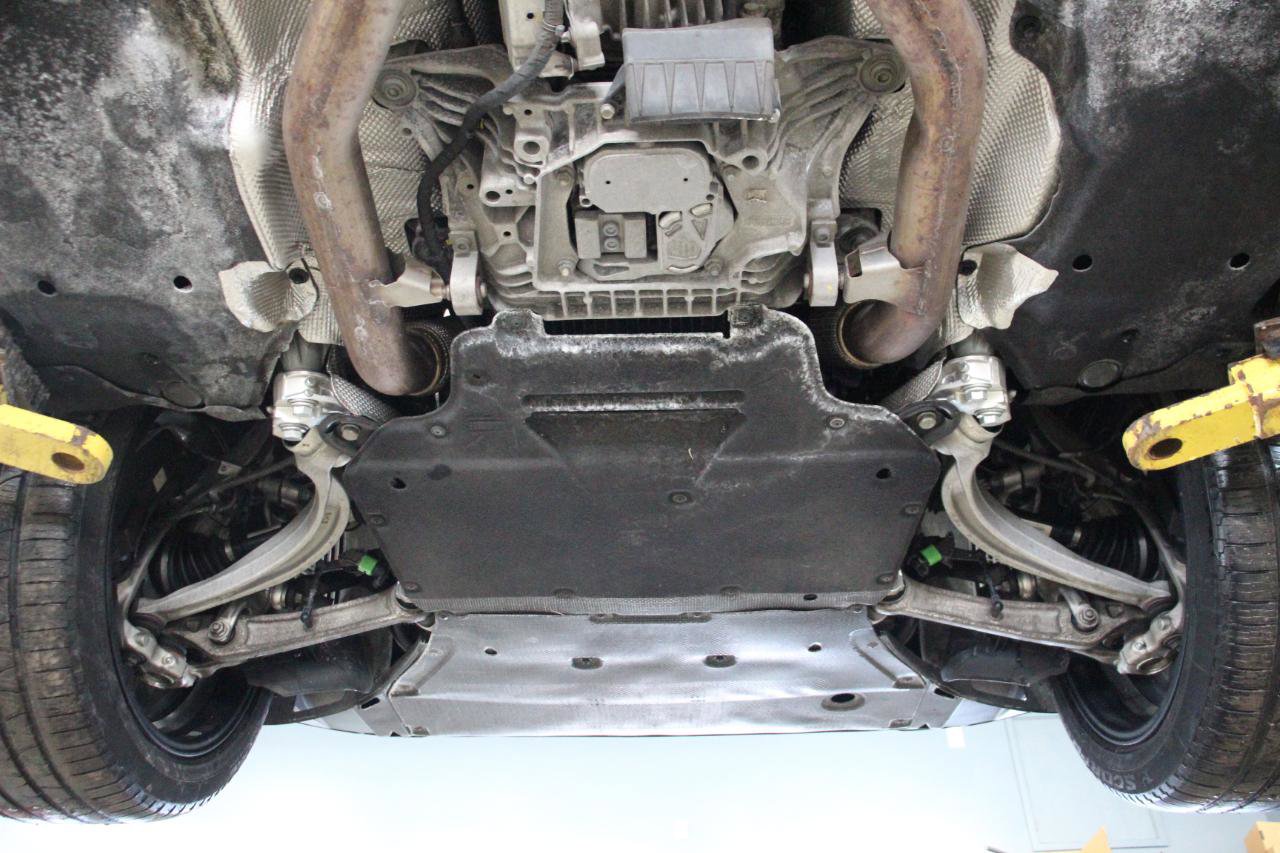 Used 2021 Porsche Cayenne Turbo image 97