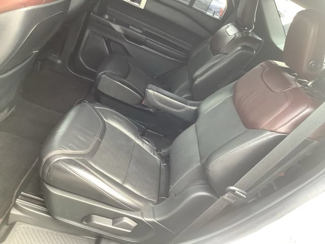 Used 2020 Ford Explorer Platinum w/ Premium Technology Package AWD/4WD image 11