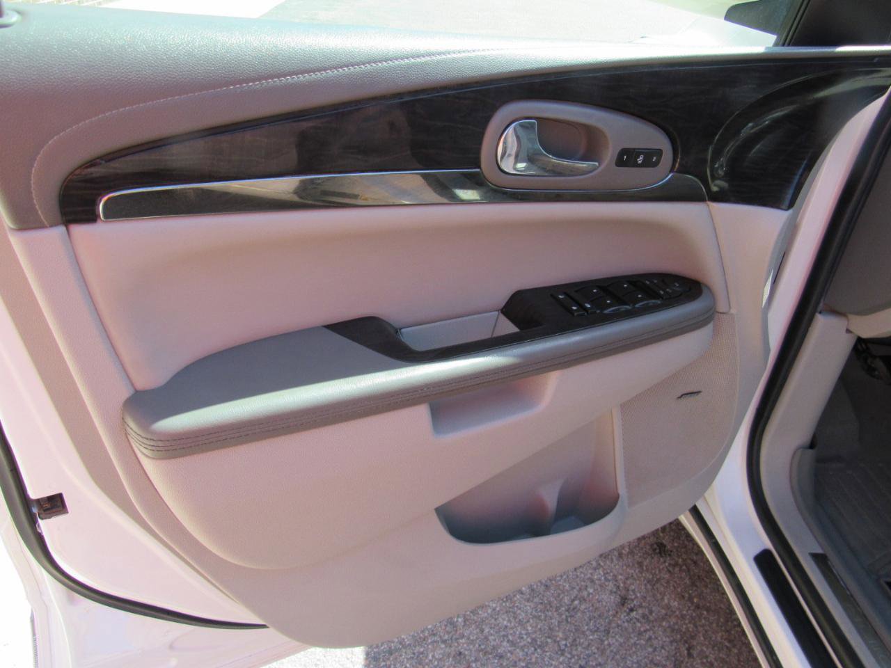 Used 2015 Buick Enclave Premium w/ Trailering Package AWD/4WD image 15