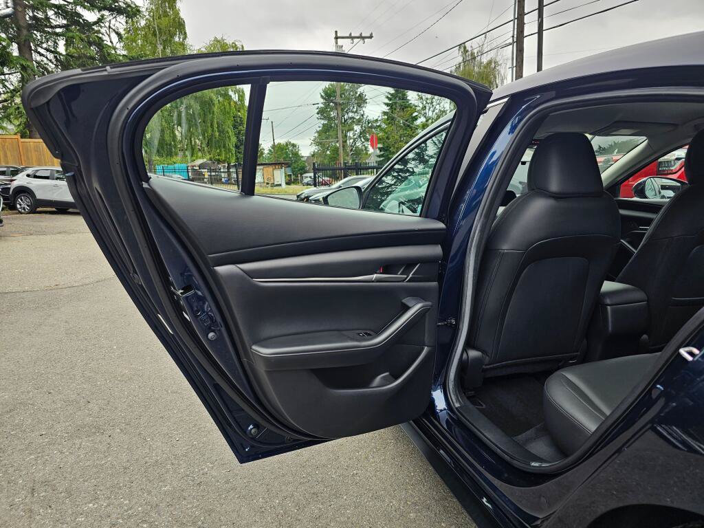 Used 2020 MAZDA MAZDA3 Sedan w/ Select Package FWD image 16