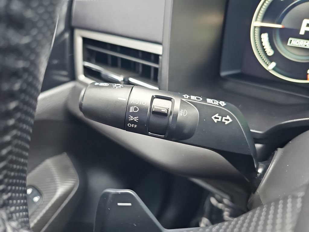 Used 2024 Mitsubishi Outlander 4WD Plug-In Hybrid image 35