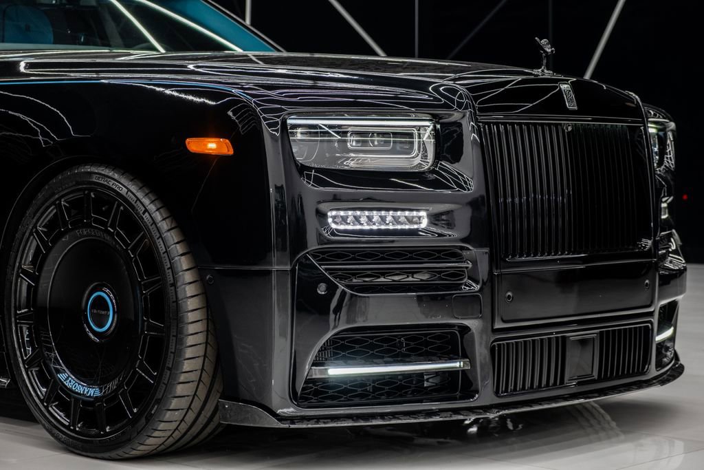 Used 2025 Rolls-Royce Phantom Sedan image 5