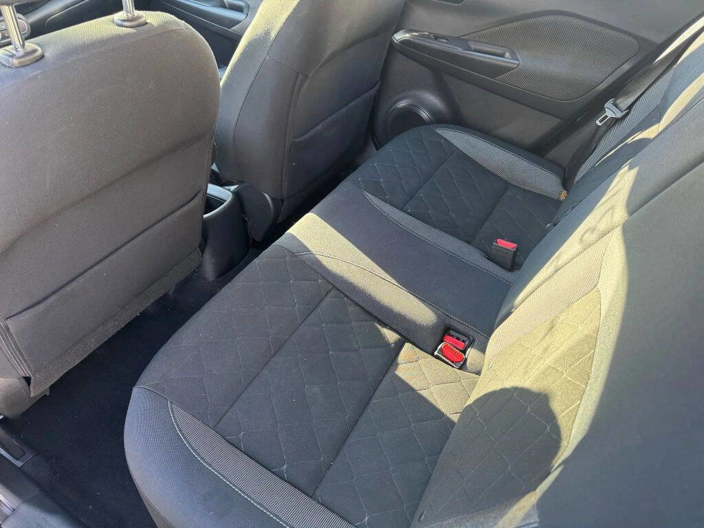 Used 2018 Nissan Kicks S FWD image 11