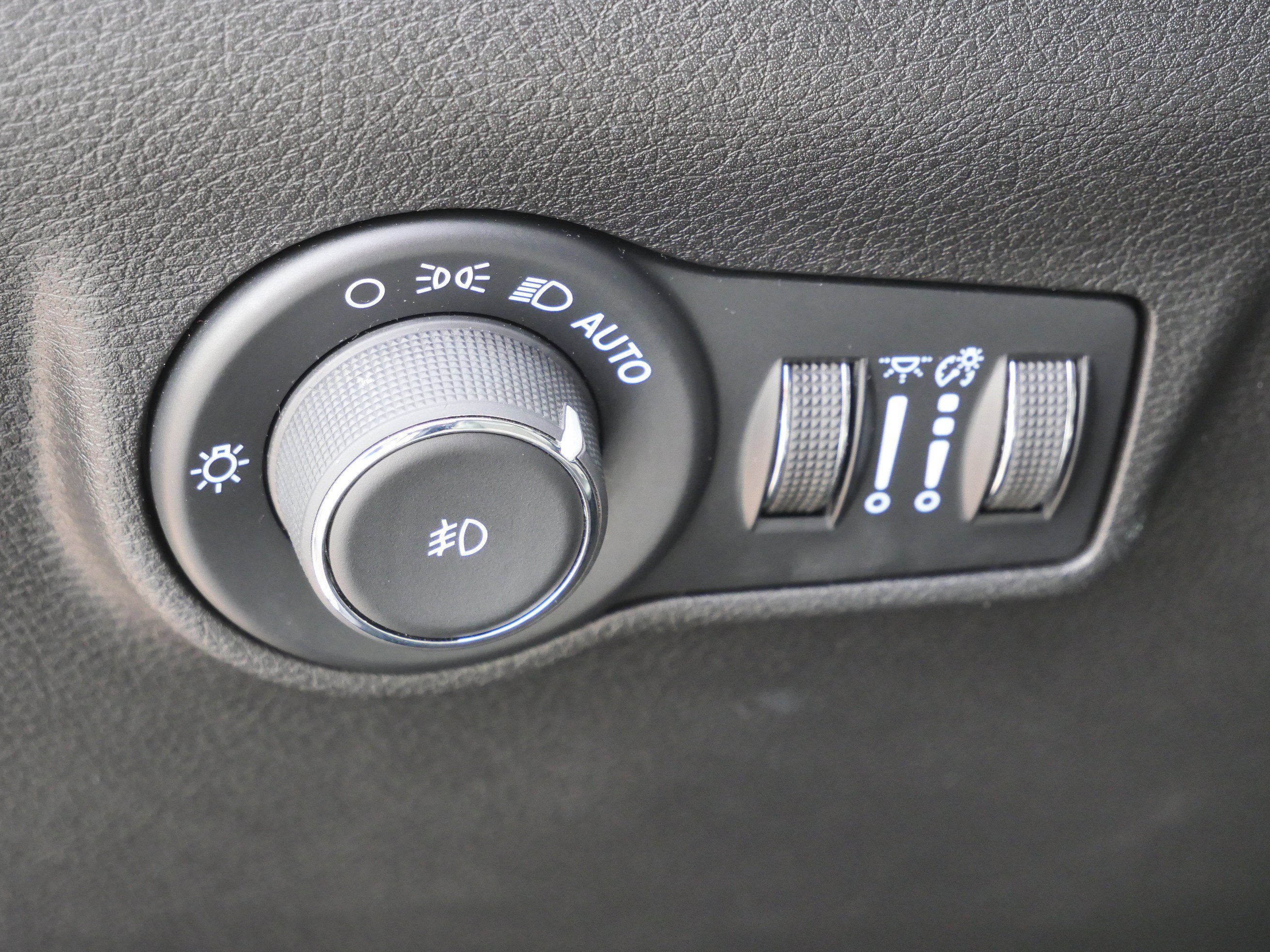 Used 2024 Jeep Compass Latitude AWD/4WD image 21