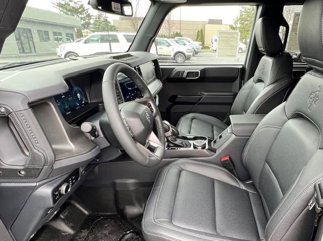 New 2025 Ford Bronco Badlands image 14