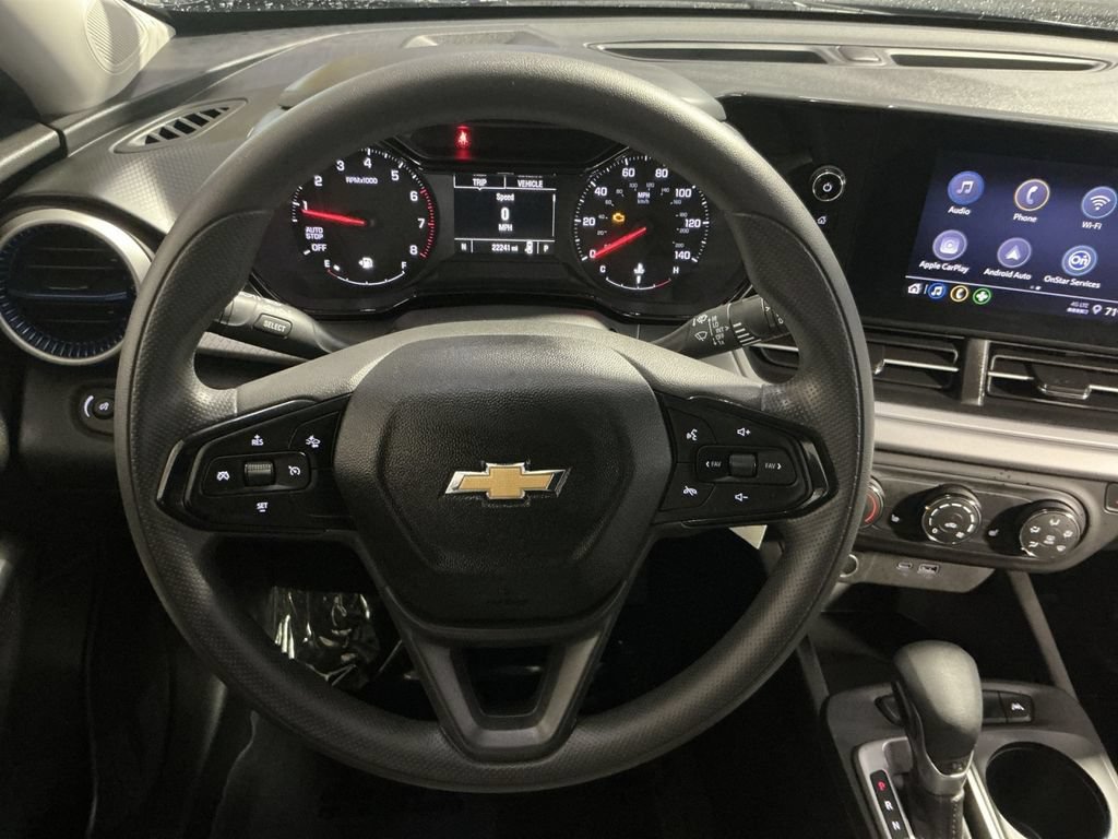 Used 2024 Chevrolet Trax LS w/ LS Convenience Package FWD image 17
