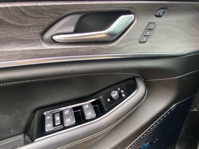 Used 2024 Jeep Grand Cherokee Overland w/ Adv Protech Group III image 19