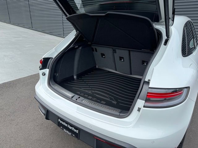 New 2026 Porsche Macan image 13