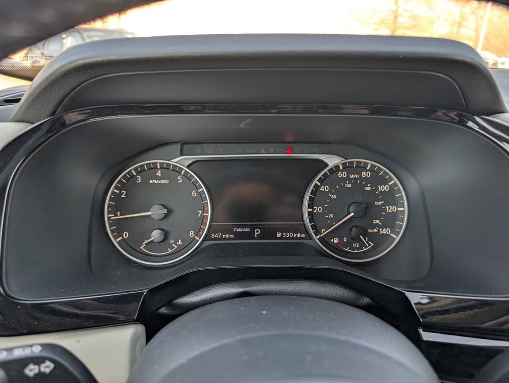 Used 2025 Nissan Pathfinder SV w/ SV Premium Package image 15