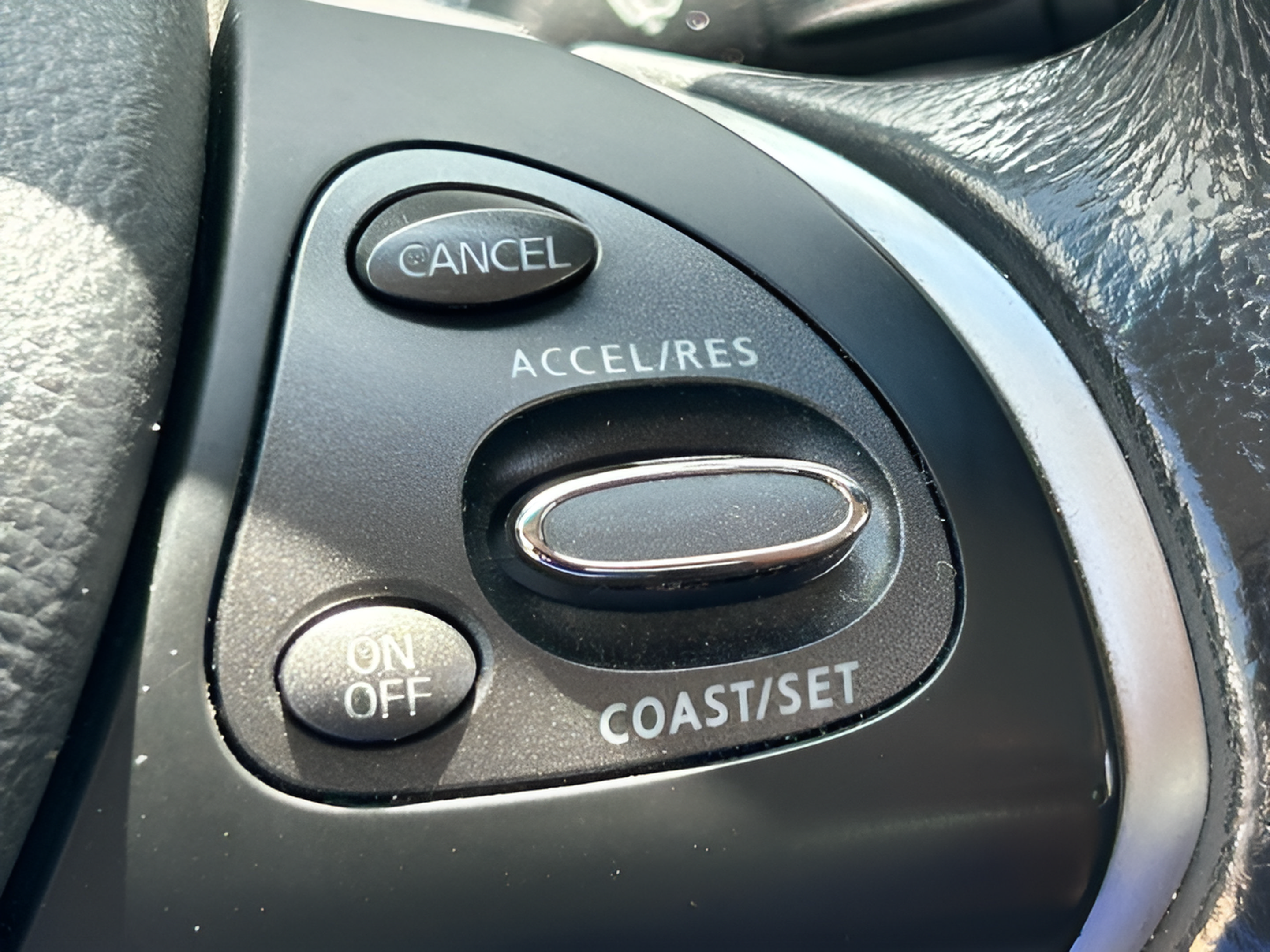 Used 2015 INFINITI Q70 L 3.7 RWD image 25