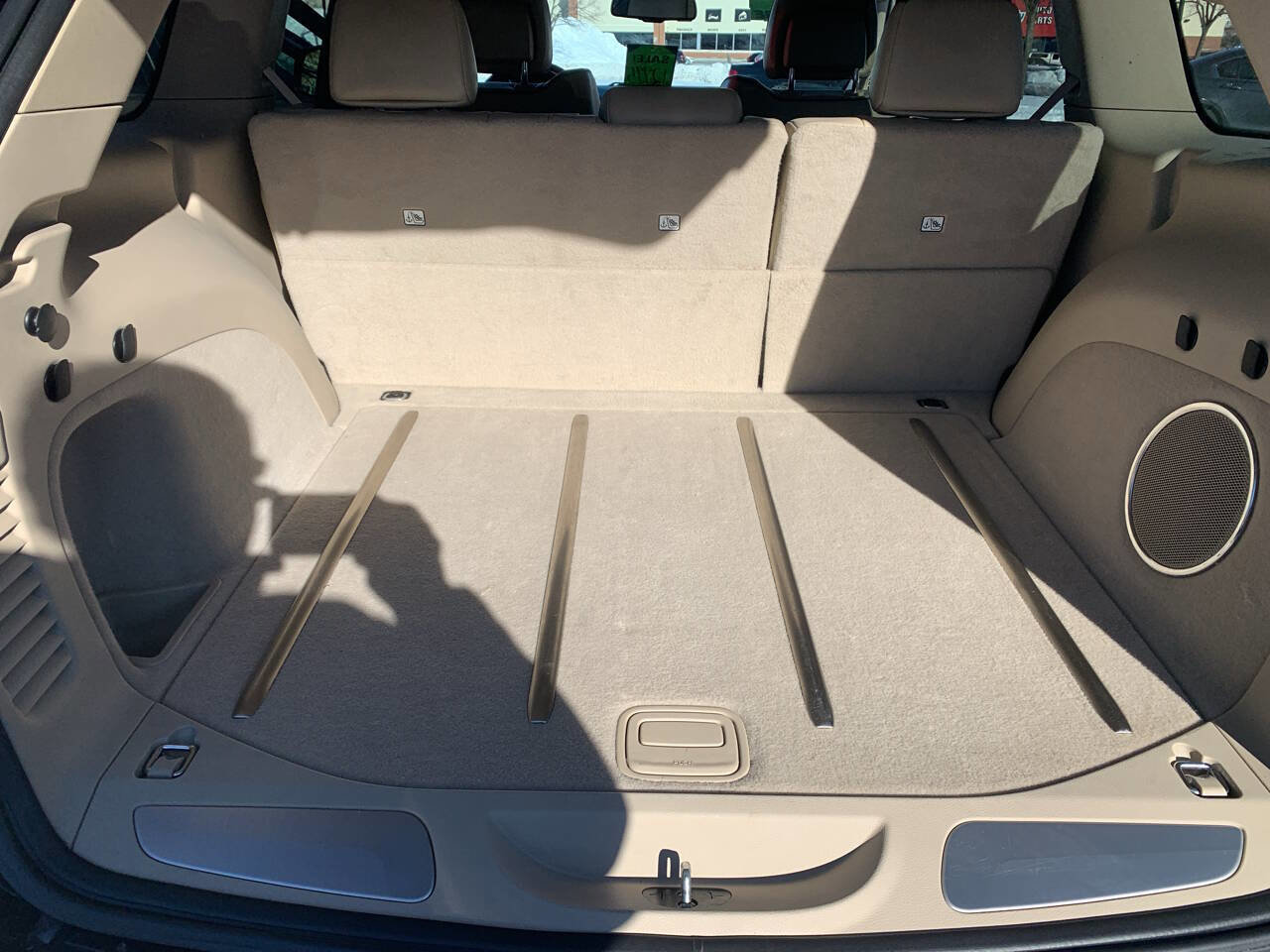 Used 2014 Jeep Grand Cherokee Overland image 12