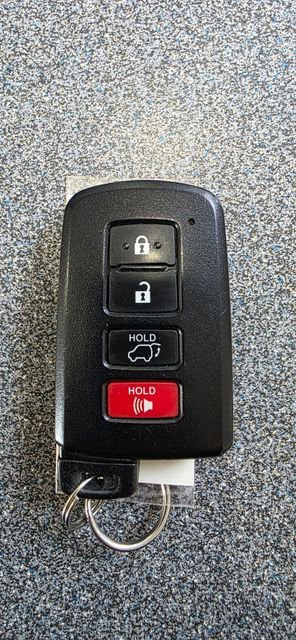 Used 2018 Toyota Highlander XLE image 36