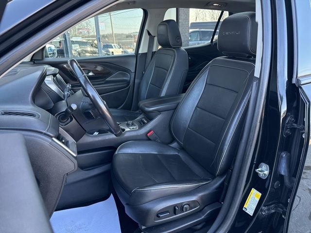 Used 2019 GMC Terrain Denali w/ Driver Alert Package II image 2