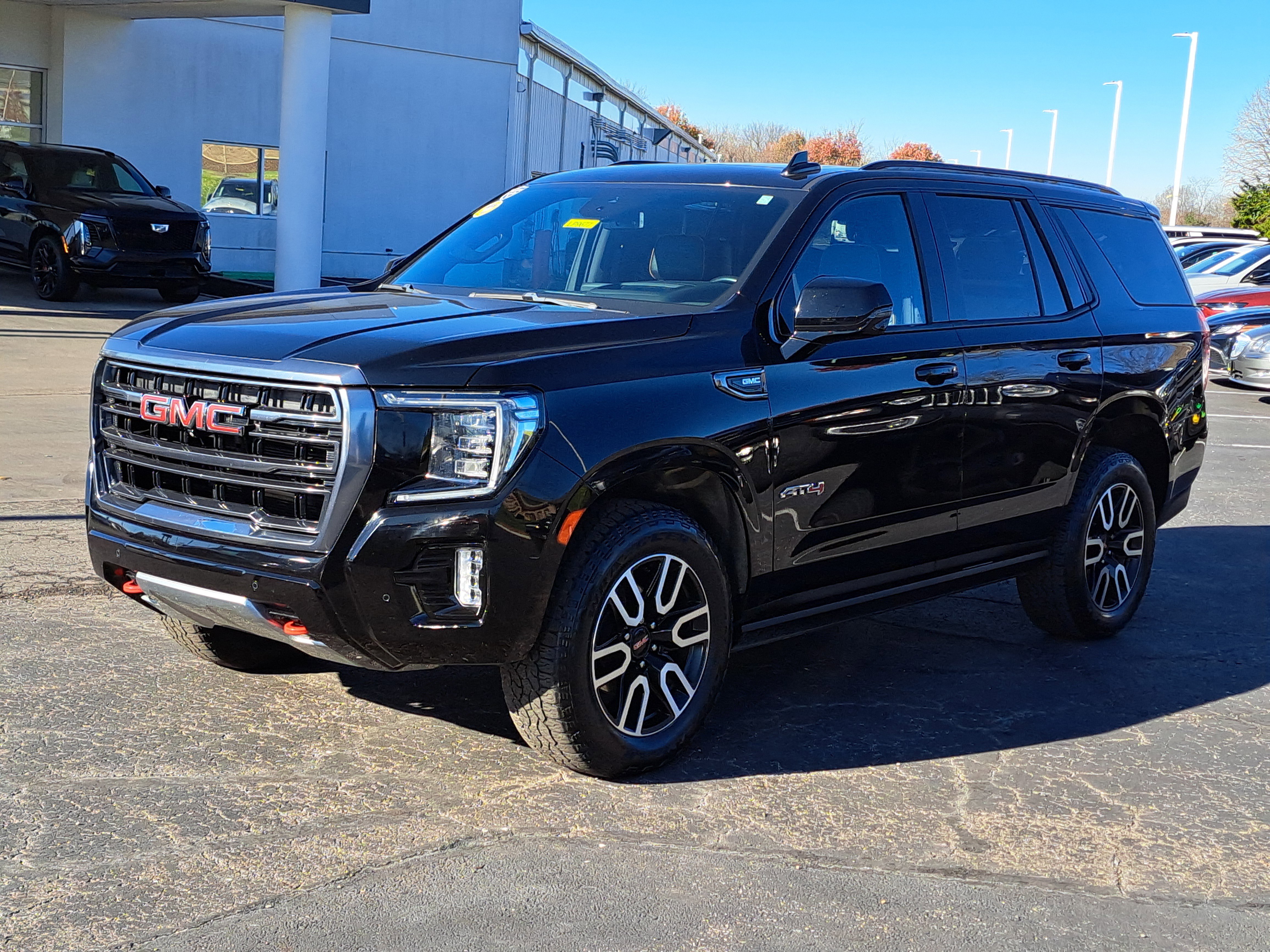 Used 2023 GMC Yukon AT4 w/ AT4 Premium Package image 2