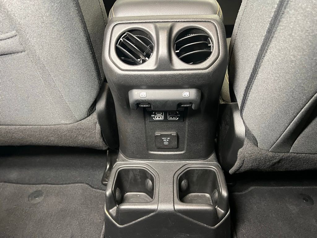 Used 2024 Jeep Wrangler Unlimited Sahara AWD/4WD image 23