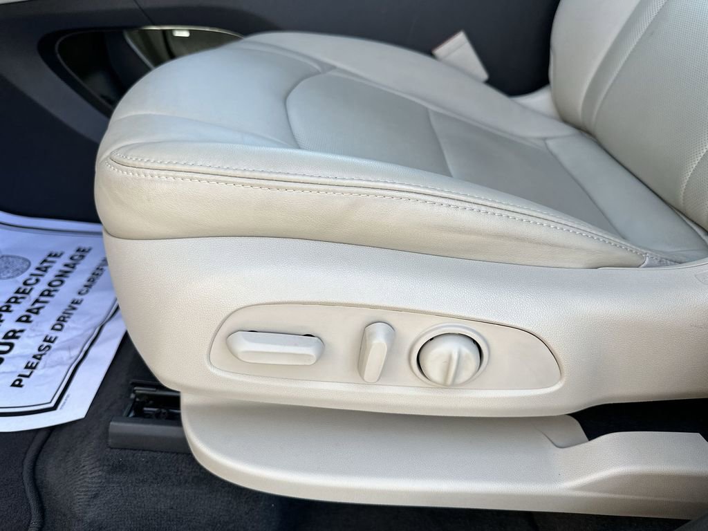 Used 2021 Buick Enclave Essence w/ Sound and Sites Package AWD/4WD image 18
