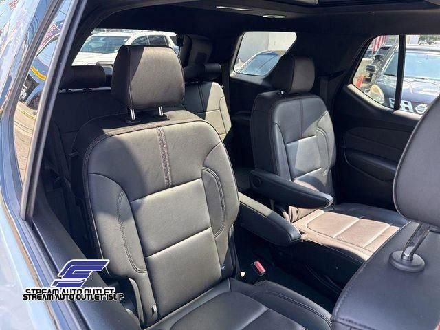 Used 2023 Chevrolet Traverse RS image 21